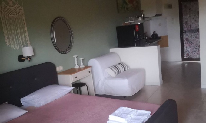 Paralia Pantaleimonos Maison | Apartment 114 - Achillion B&B, close to the beach and Mount Olympus