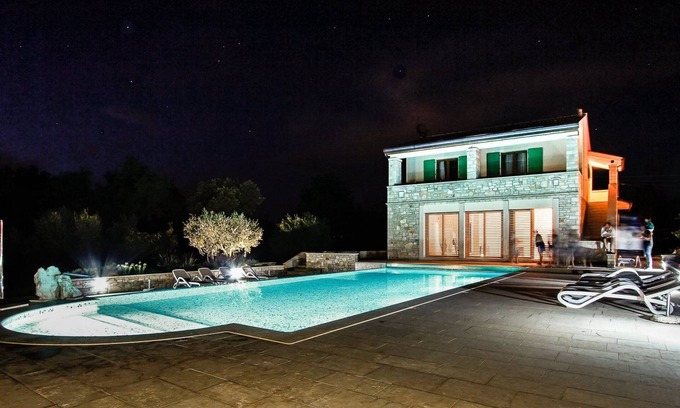 Vilanija Appartement | VERT ROMANTIQUE - MAISON AVEC PISCINE