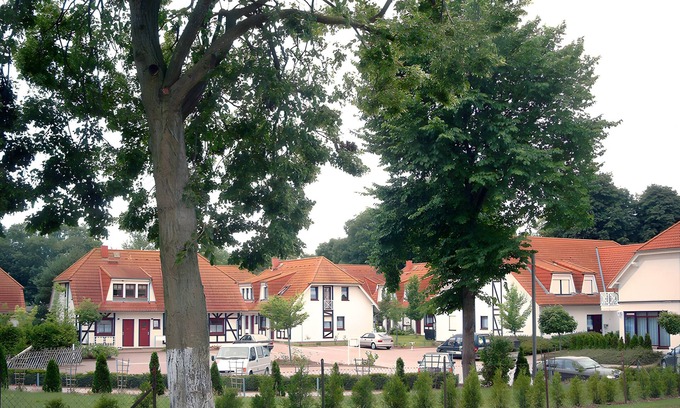 Gustow Appartement | Apartment 'Gustow F33' with Private Terrace and Wi-Fi