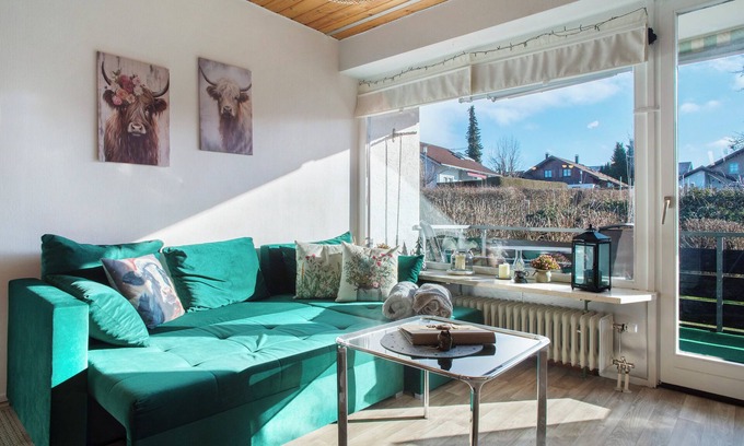Weiler-Simmerberg Appartement | Appartement "Gute Zeit" avec vue sur les montagnes, jardin privé et Wi-Fi