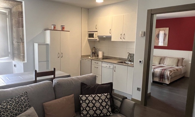 Ituren Appartement | Apartment 'Hartza' with Mountain View, Wi-Fi and Air Conditioning