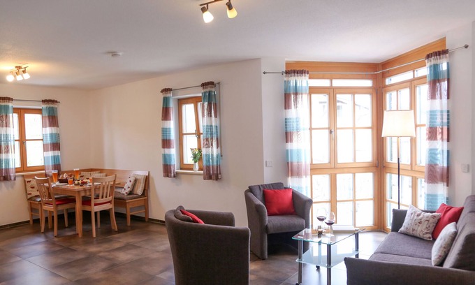Saaldorf-Surheim Appartement | Ferienwohnung "Haunsberg"; 55 qm mit 1 separatem Schlafzimmer