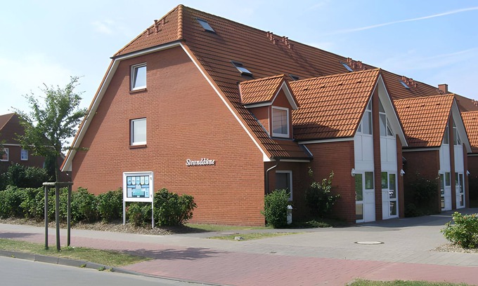 Duhnen Appartement | Apartment 'Haus Stranddüne - Cuxhaven' with Balcony and Wi-Fi