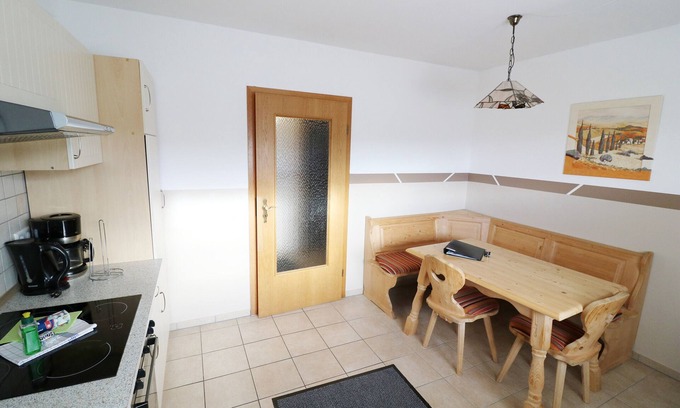 Falkau Appartement | Appartement 'Haus Wintersonne - FeWo Luchs' avec terrasse privée, jardin partagé et Wi-Fi