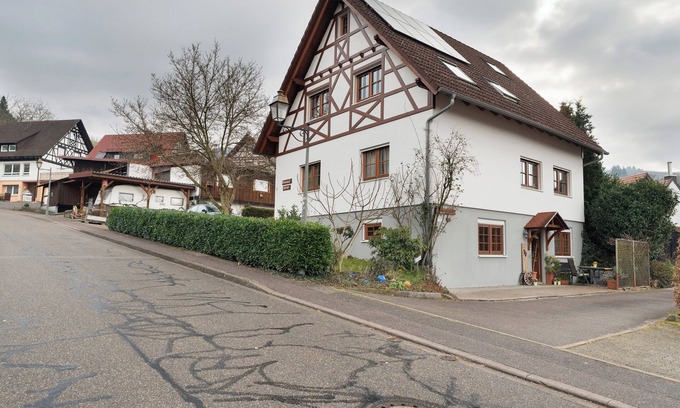 Sasbachwalden Appartement | Appartement "Heike Schreiber" avec vue sur les montagnes, terrasse privée et Wi-Fi