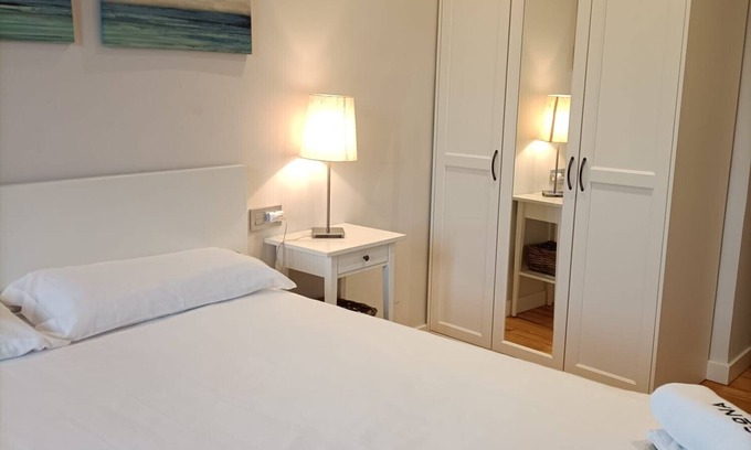 Zarautz Appartement | Appartement Herrikobarra 2 - au centre à 500m de la plage by Egona