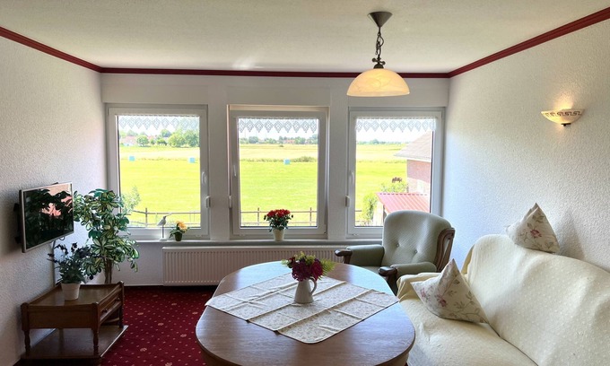 Werdum Appartement | Appartement 'Heuboden, 80qm' avec terrasse partagée, jardin partagé et Wi-Fi