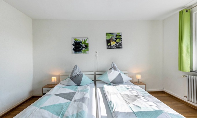 Engen Appartement | Apartment 'Hewenpanorama 2' with Mountain View, Shared Terrace and Wi-Fi