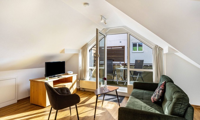 Bad Urach Appartement | Apartment 'Hohenurach' with Mountain View, Shared Terrace and Wi-Fi
