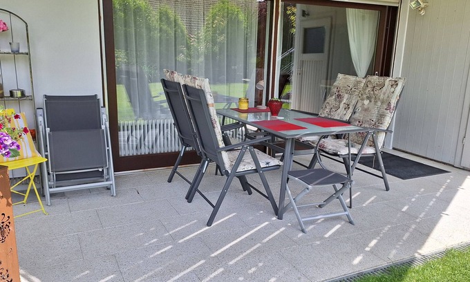 Ohningen Appartement | Apartment 'Höri' with Private Terrace, Garden and Wi-Fi