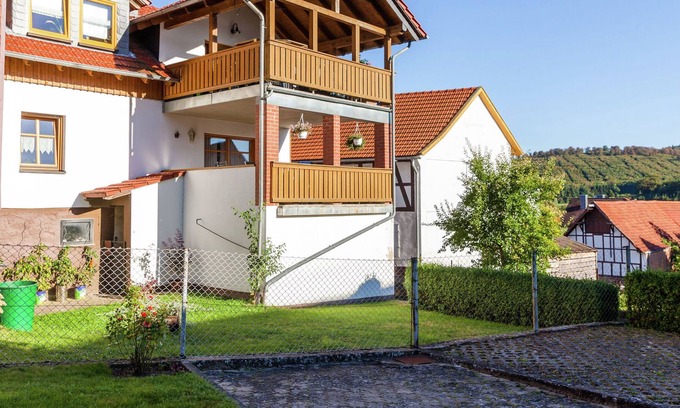 Densberg Appartement | Appartement moderne à Densberg avec forêt à proximité