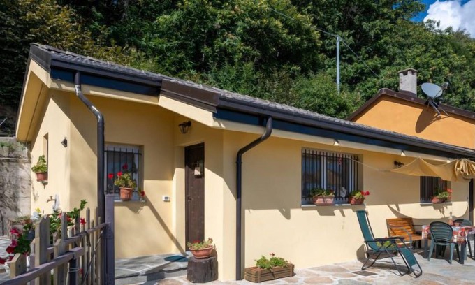 Donato Appartement | Apartment Il Castagno in Donato - 2 persons, 1 bedrooms