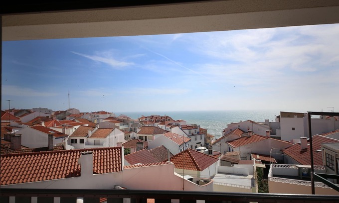 Ericeira Appartement | Apartment im Zentrum, Balkon mit Meerblick & Grill