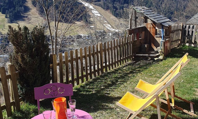 Morzine Appartement | Appartement dans un chalet ,jardin et belle vue sur Morzine et ses montagnes