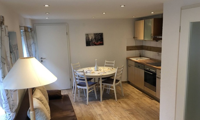 Aerzen Appartement | Appartement dans une cour avec des ânes