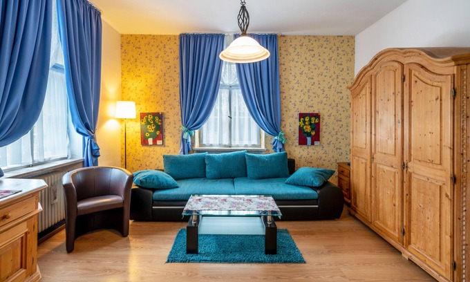 Nussdorf am Inn Maison | Apartment In A Hotel 'Nußdorfer Hof - Apartment 4' with Mountain View and Wi-Fi