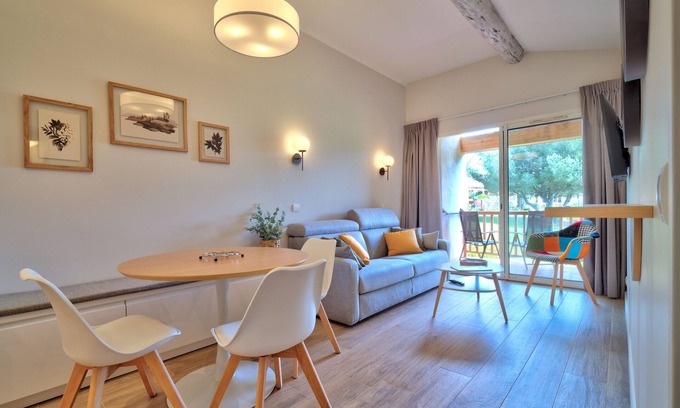 Pont Royal Appartement | Appartement dans domaine privé au sud du Luberon