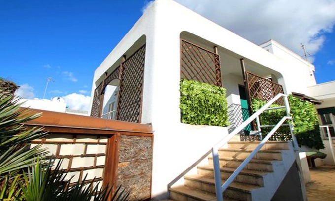 Capilungo Appartement | Appartement dans une villa à 30 mètres de la mer