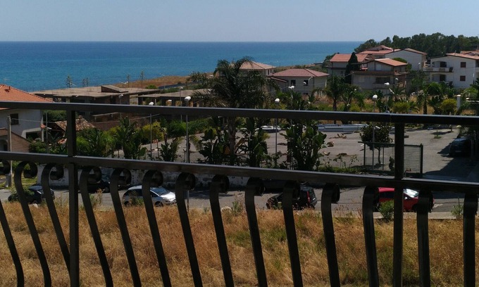 Bruzzano Zeffirio Appartement | Appartement dans une oasis de paix à deux pas de la mer