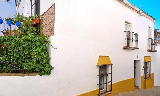Penaflor Maison | Apartment in Andalusia with Scenic Views