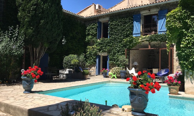 Caveirac Appartement | Appartement dans villa de charme avec piscine.