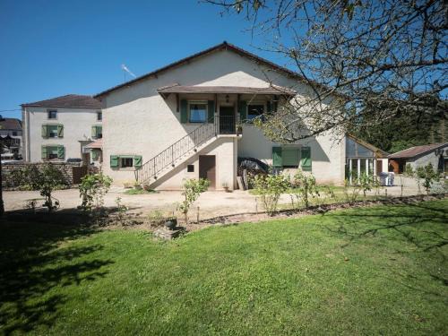 Dombasle-devant-Darney Appartement | Apartment in Darney with Meadow Views