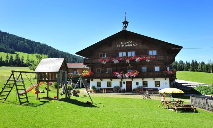 Hopfgarten im Brixental Appartement | Appartement se trouve dans une ferme typique.