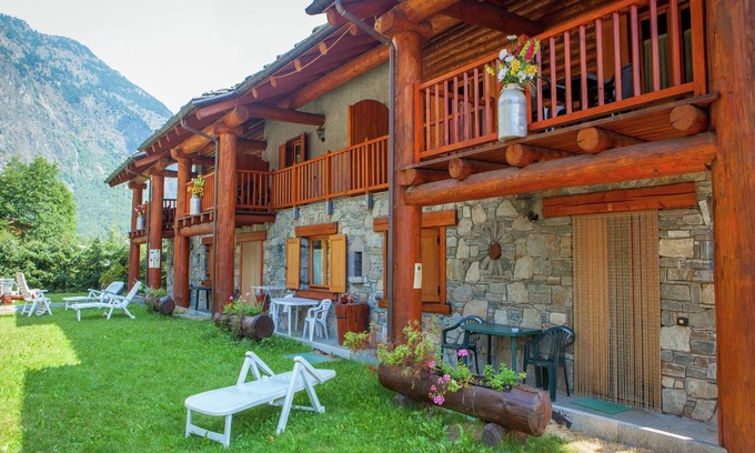 Antey-Saint-Andre Appartement | Appartement confortable avec local à skis