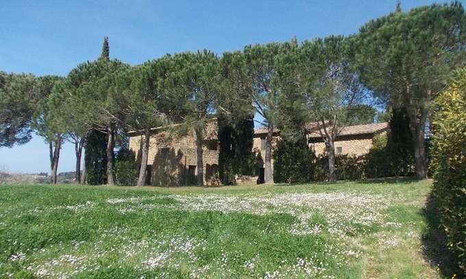Casale Marittimo Appartement | Apartment in a country house on a hill overlooking the sea with a large park and swimming pool