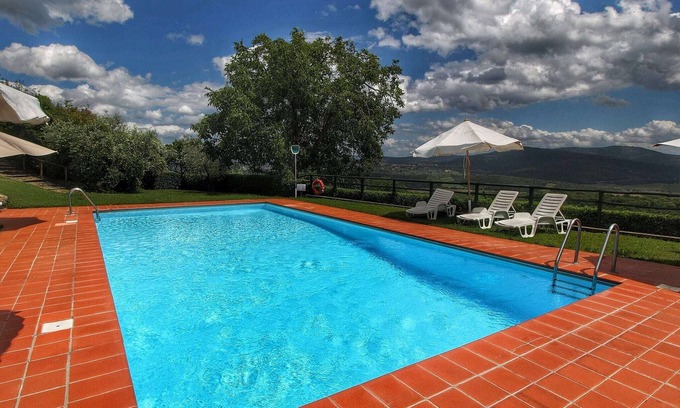 Pergine Valdarno Maison | Vieille maison de vacances à Pergine Valdarno avec piscine