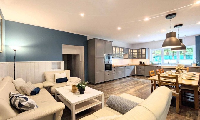 West Pomeranian Voivodeship Appartement | Appartement א Kolobrzeg avec plage