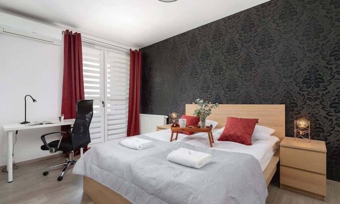 Czyzyny Appartement | Apartment in Kraków | 3 Bedrooms | 2 Balconies