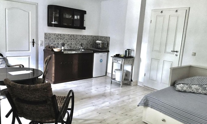 Neuburg Appartement | Apartment in Neuburg with Garden, Terrace, Bicycles, Heating