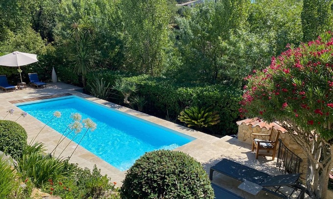 Pegomas Maison | Gמte avec piscine privיe