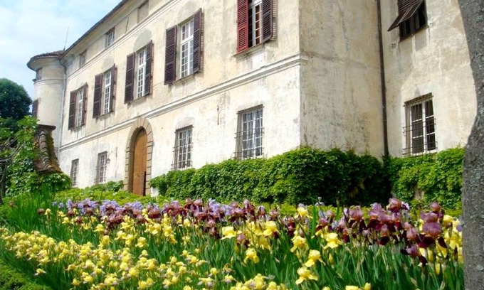 Rocca Grimalda Appartement | Élégant appartement de château avec grand jardin