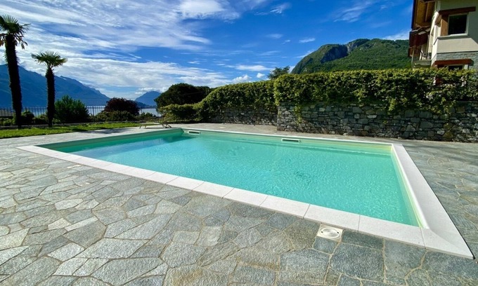 Menaggio Appartement | Apartment in residence with swimming pool, a few minutes from the center of Menaggio
