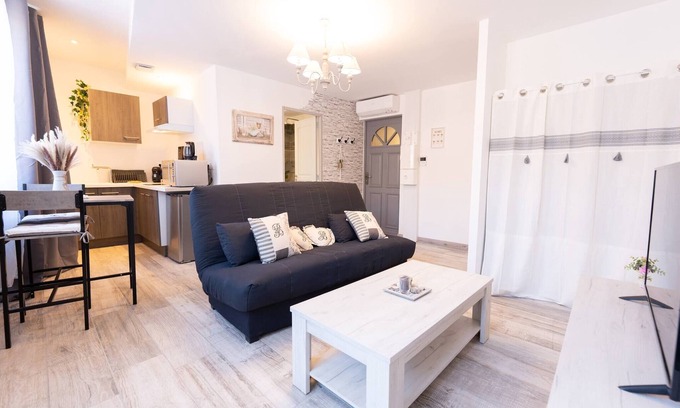 Riez Appartement | Apartment In Riez With Other, Security/Safety, Internet