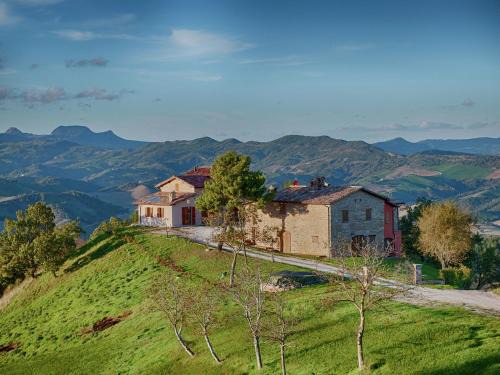 SantʼAngelo in Vado Maison | Apartment in Sant'Angelo near Medieval Town