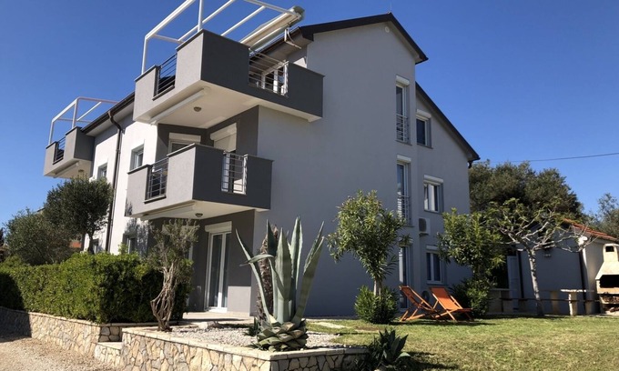 Sukosan Appartement | Appartement dans Sukošan avec vue mer, terrasse, Climatisation, WIFI (3495-5)