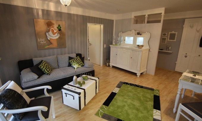 Tiefenhagen Appartement | Ferienwohng. dans le Sauerland, près de Sorpesee, avec terrasse, jardin et étang ornemental