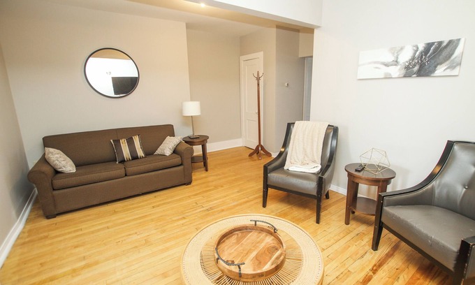 Cornwall Appartement | Apartment in the downtown area. Close to shopping and restaurants.