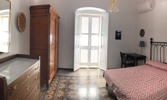 Carloforte Appartement | Appartement dans le centre historique de Carloforte, île de San Pietro, Sardegna