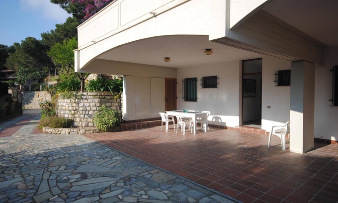 Andora Appartement | Appartement dans une villa sur la colline de Pinamare