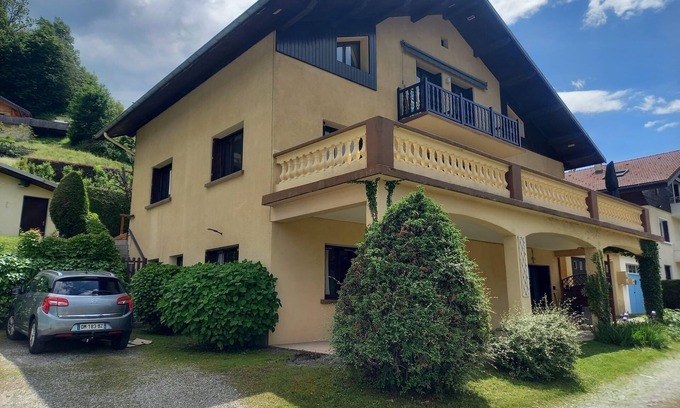 Venthon Appartement | Appartement dans villa, proche des départs de randonnées et stations.