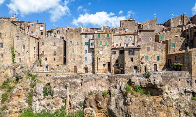 Sorano Maison | Apartment in villa with A/C, WIFI, hot tub, pool, TV, terrace, pets allowed, panoramic view, parking