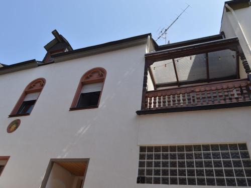 Zell Appartement | Apartment in Zell near Mosel River & Vineyards