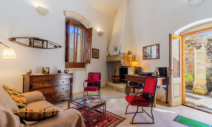 Giuliano di Lecce Appartement | Appartement 'Antica Corte Dell'800' avec terrasse privée, Wi-Fi et climatisation