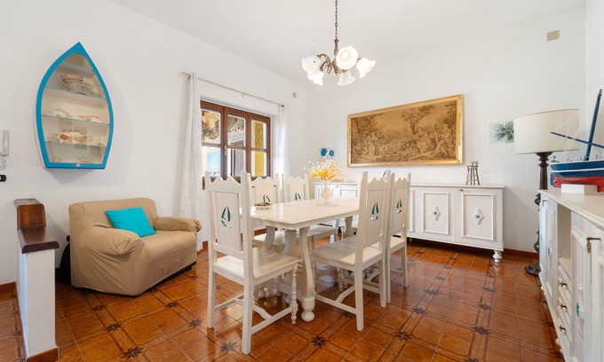 San Giovanni Suergiu Appartement | Appartement "2" avec jardin partagé, balcon et climatisation