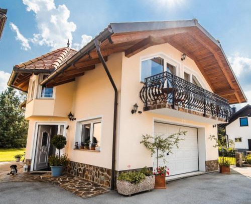 Varpolje Appartement | Apartment Joga