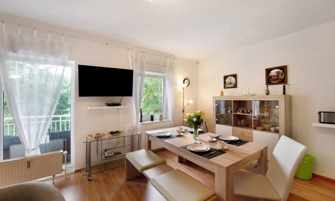 Lalendorf Appartement | Appartement "Kinderfreundliche Wohnung Am See" avec jardin privé, balcon et Wi-Fi
